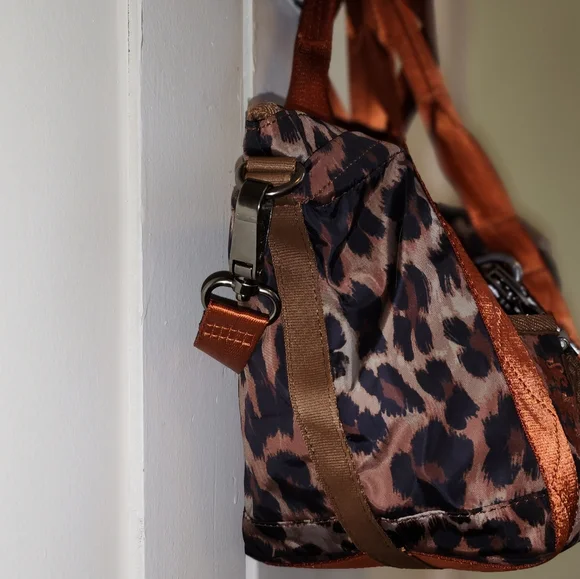 GG&L YV1 crossbody - Picture 2 of 6